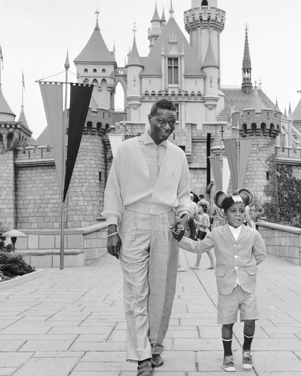 What to wear to DisneyLand?